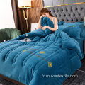 Couette matelassée alternative en microfibre en peluche